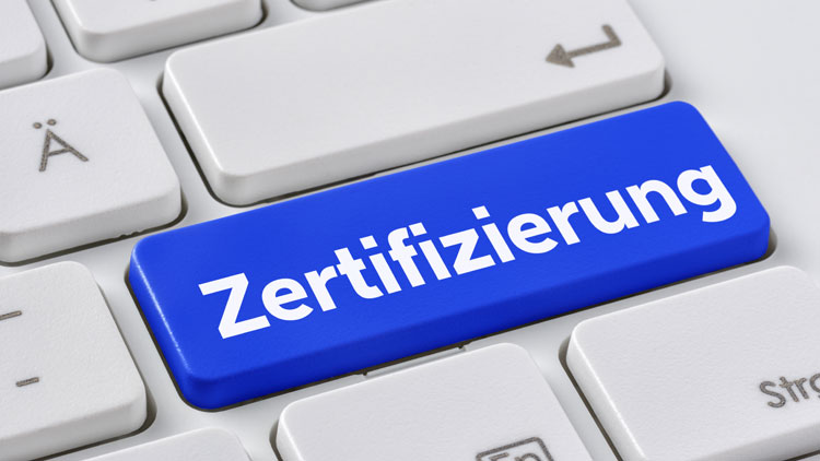 Tastatur mit Taste auf der Zertifiziert steht; Copyright Panthermedia