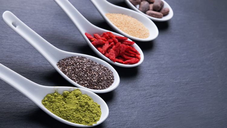 Löffel mit Superfood, Copyright Fotolia.com