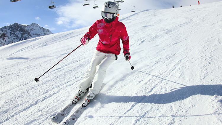 Skifahrerin auf der Skipiste; Copyright Panthermedia